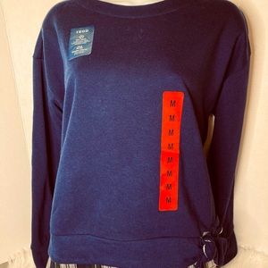 Izod women’s sweatshirt